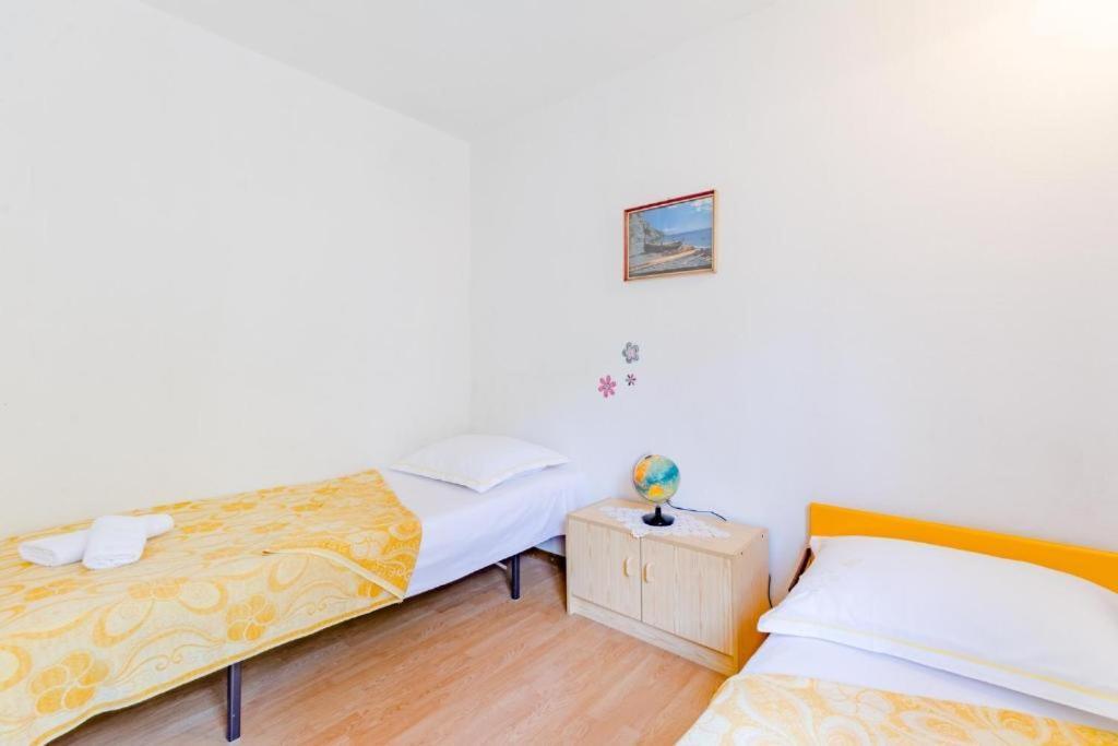 Duje Apartment *